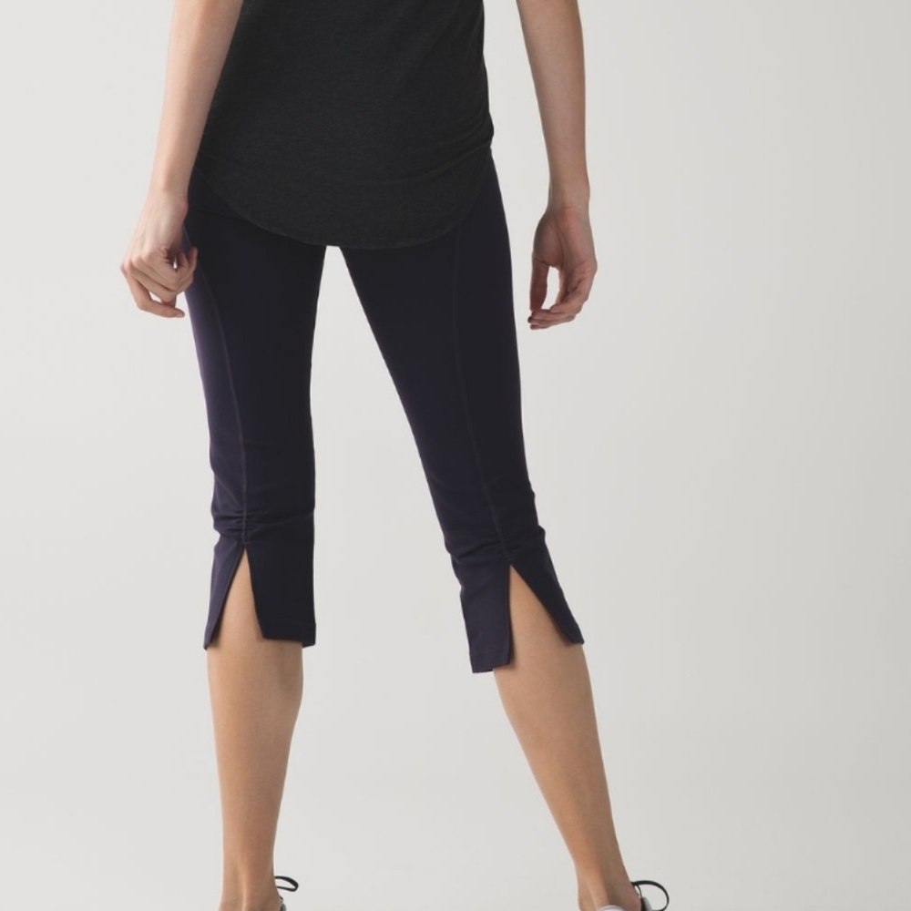 Lululemon Gather & Crow Crop II Size 6